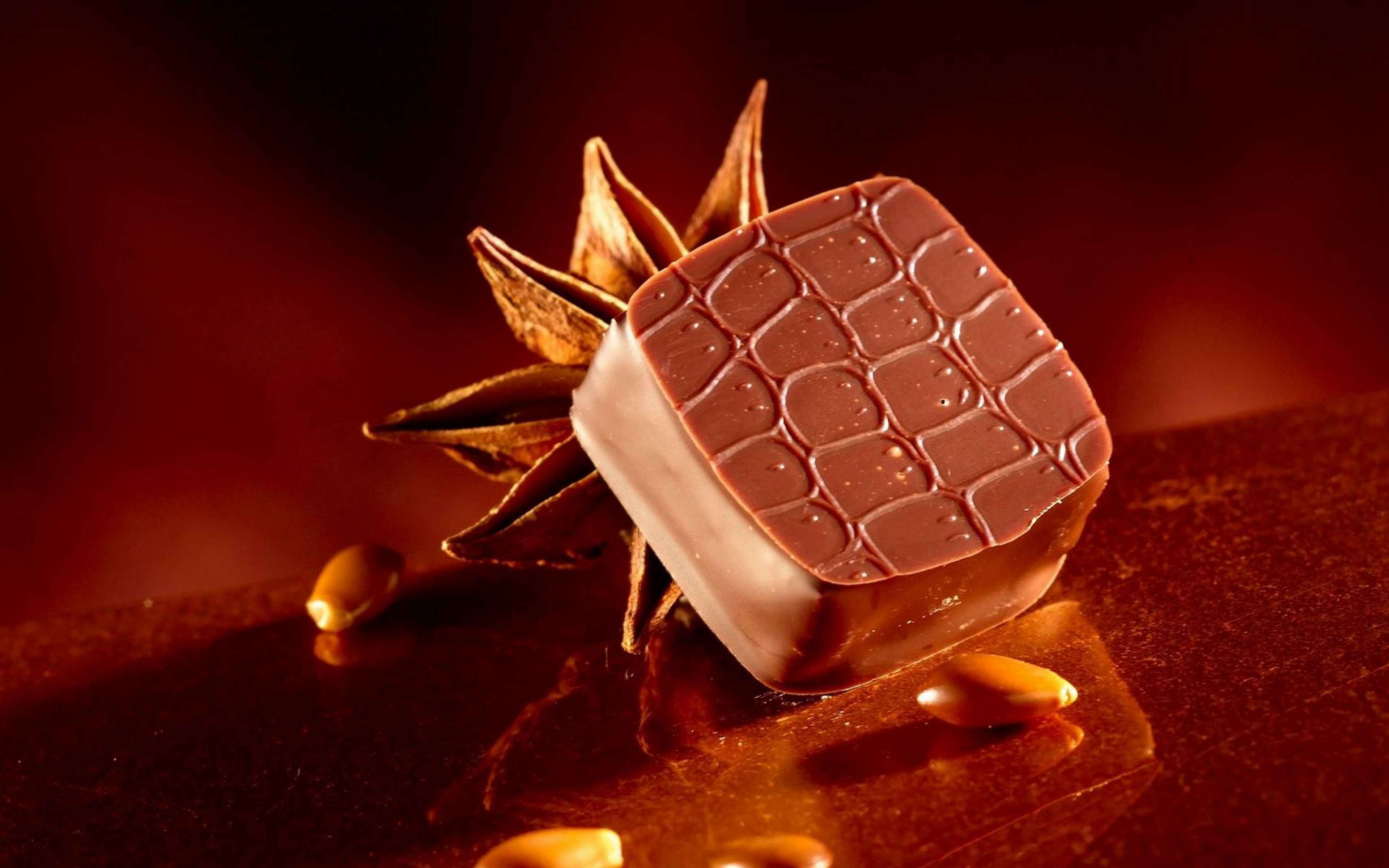 Chocolate candy. Шоколадные конфеты. Необычные шоколадные конфеты. Шоколад обои. Шоколад макро.
