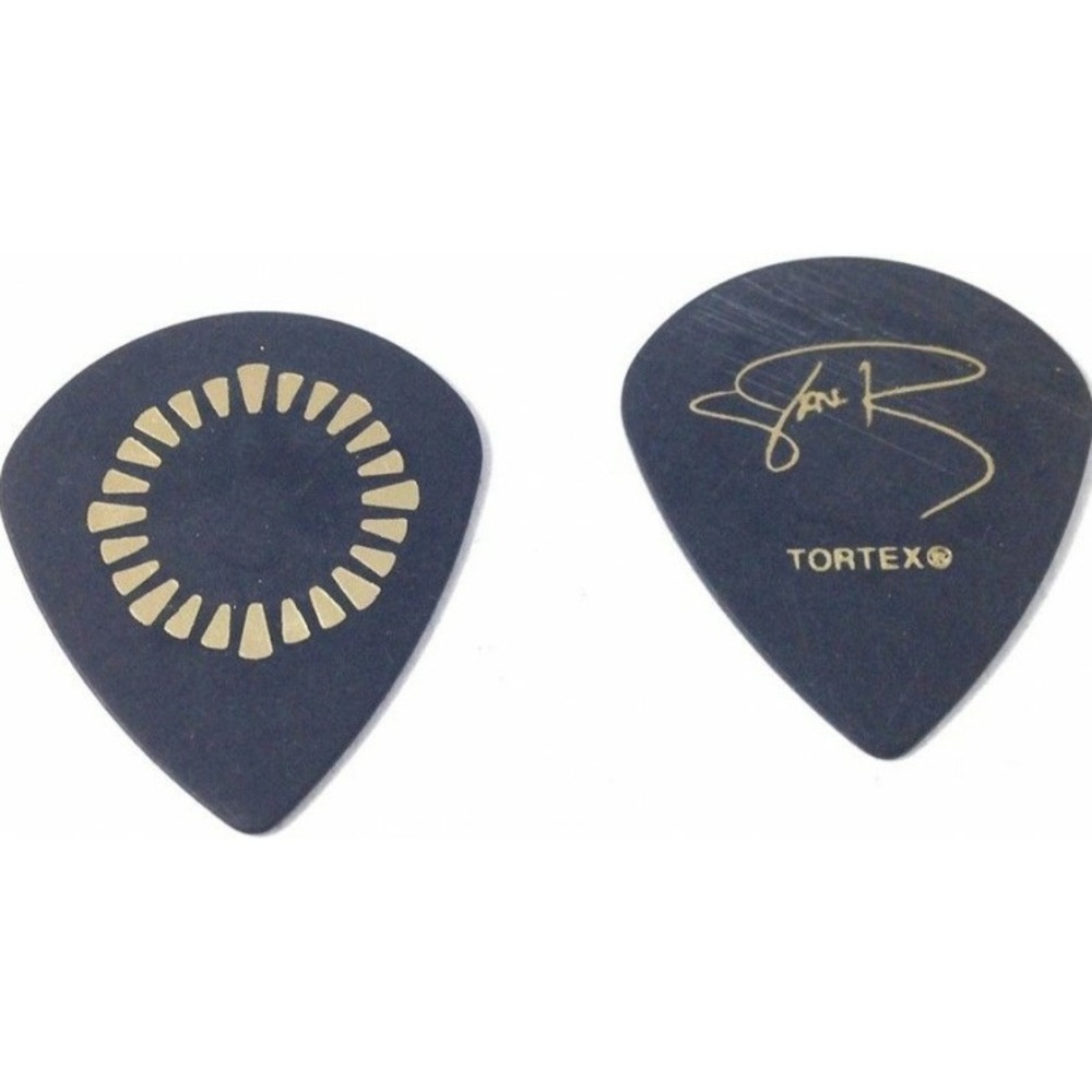 Джим данлоп медиатор. Медиатор 4. Медиатор 4. Футляр для медиаторов. Медиатор для укулеле.