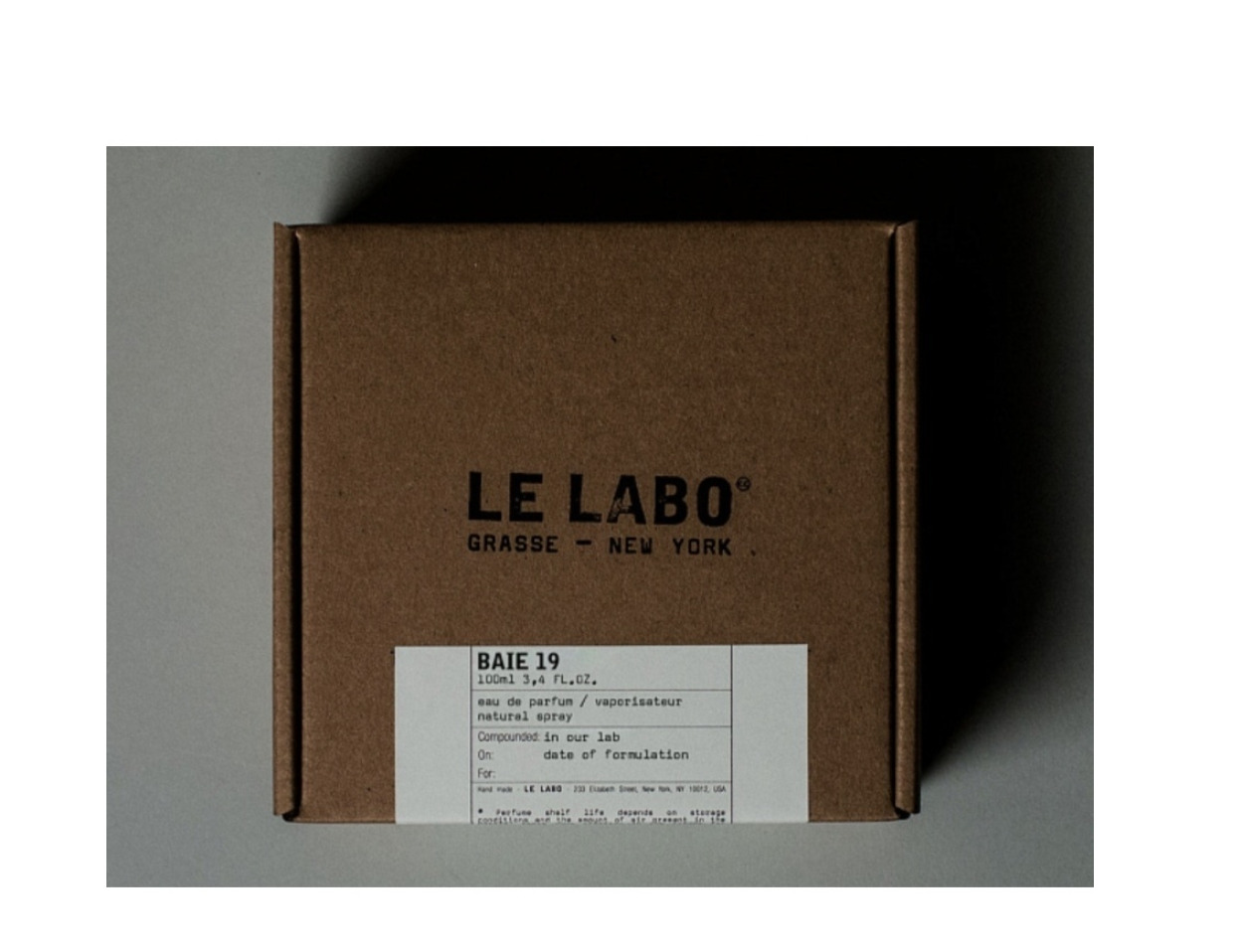 Le labo another 13 золотое яблоко. Ле Лабо Парфюм baie 19. Le Labo baie Rose 26 Chicago 100 ml. Ле Лабо Сантал коробка упаковка. Le Labo Benjoin 19 Moscow 50 ml
