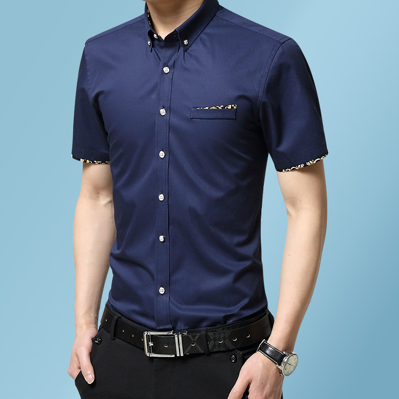 Офисная рубашка мужская. Short sleeved shirt