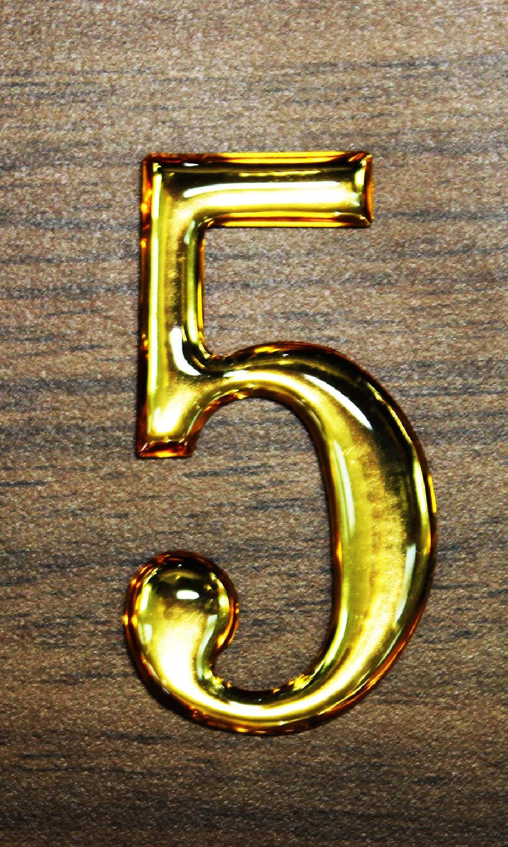 стильные цифры на входную дверь. цифры пластмассовые до 3 лет. самоклеющиеся цифры на гараж. черные пластиковые цифры. цифра на дверь.