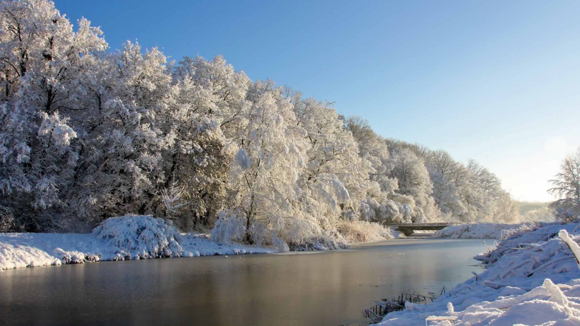 Зимний пейзаж на реке