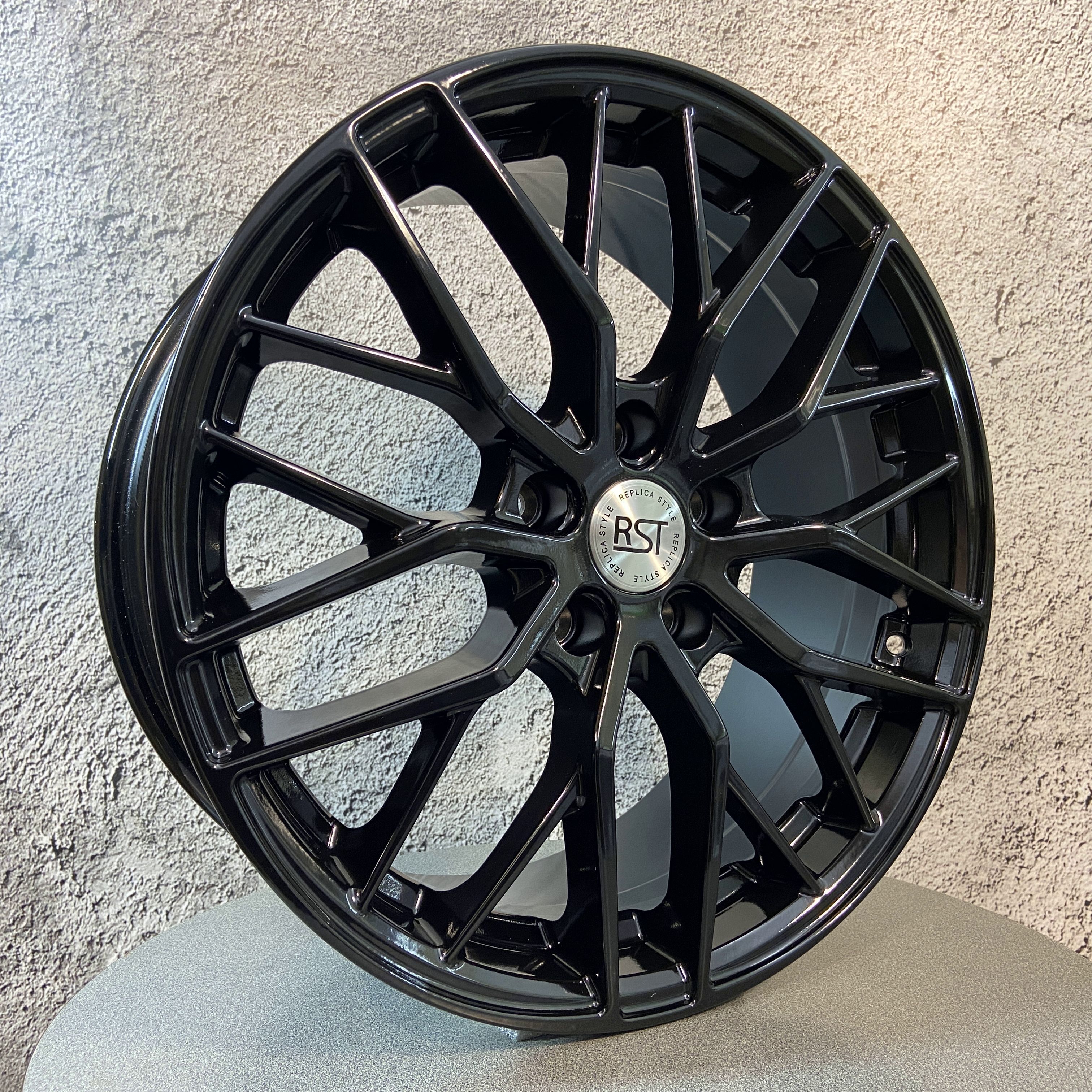 RST  Колесный диск Литой 17x7.5" PCD5х112 ET45 D57.1