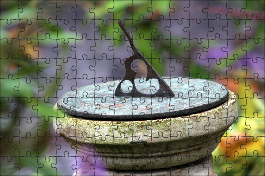 солнечные часы на стене. карманные солнечные часы с компасом. карманные солнечные часы. головоломка с солнечными часами. компас флавио джойя.