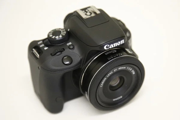Зеркальная камера Canon EOS 77D / Зеркальные камеры / Новости фототехники