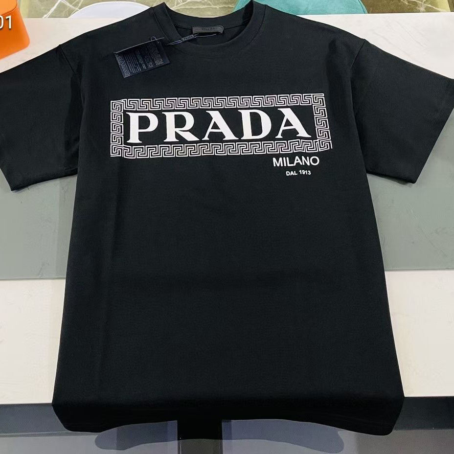 Футболка от prada