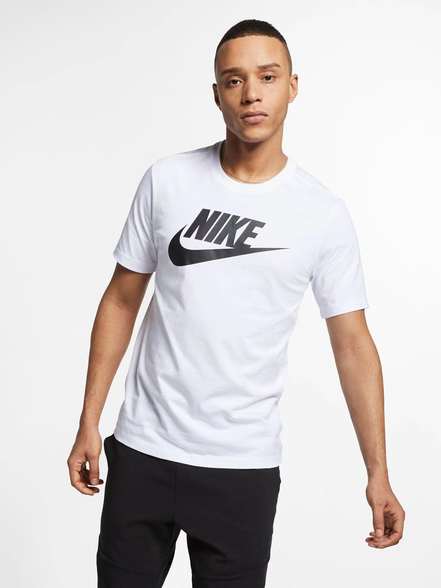 Футболка мужская Nike Sportswear