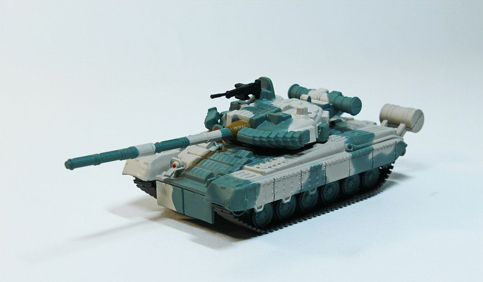 масштабная модель 1/72 Танк Т-80 зимний камуфляж