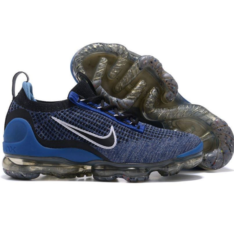 Triple blue. Balenciaga man 2023. Balenciaga 3s. Balenciaga triple s голубые. Triple blue.