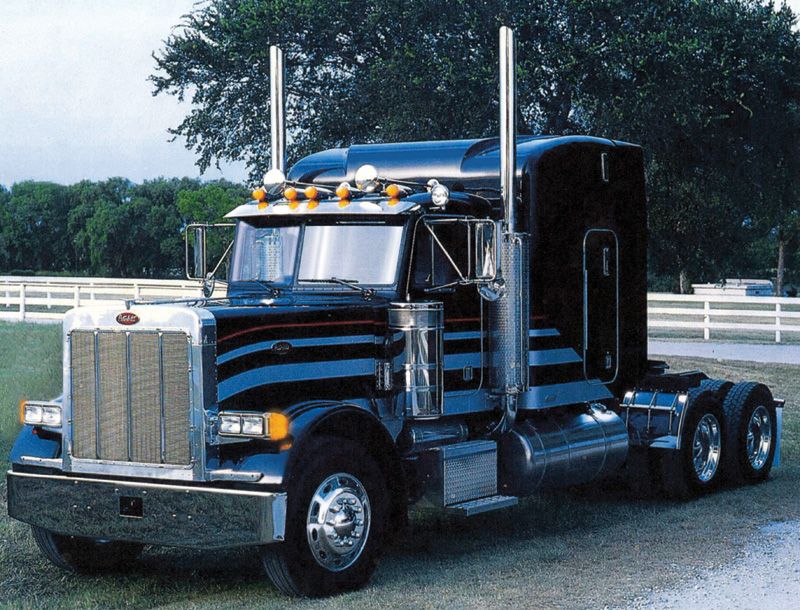 Сборная модель Italeri Автомобиль Peterbilt 378 ''Long Hauler'', 3857