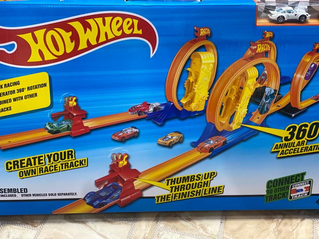 Hot wheels гигантская петля Hot wheels гигантская петля