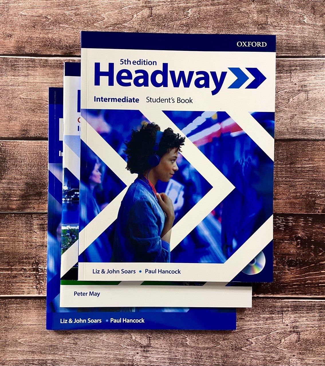 Headway intermediate student s book. Oxford 5th Edition Headway. Headway книга. Учебник Oxford Intermediate.