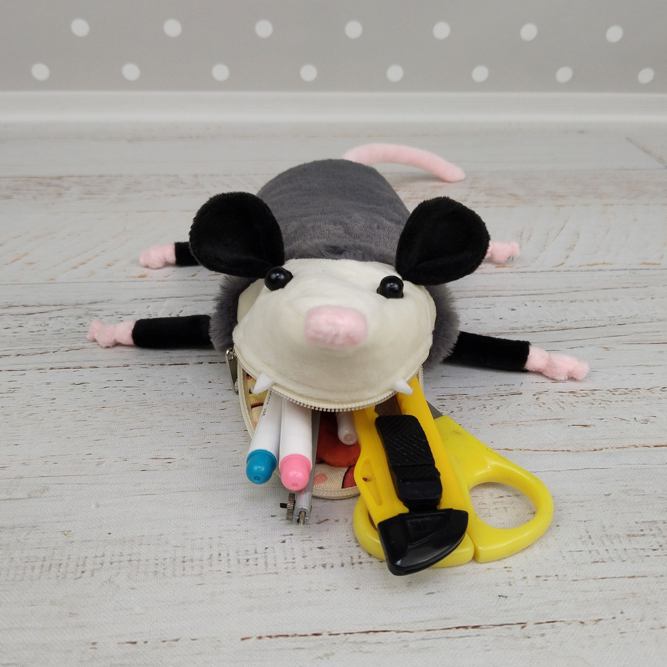 Пенал-игрушка опоссум - купить с доставкой по выгодным ценам в  интернет-магазине OZON (842733516)