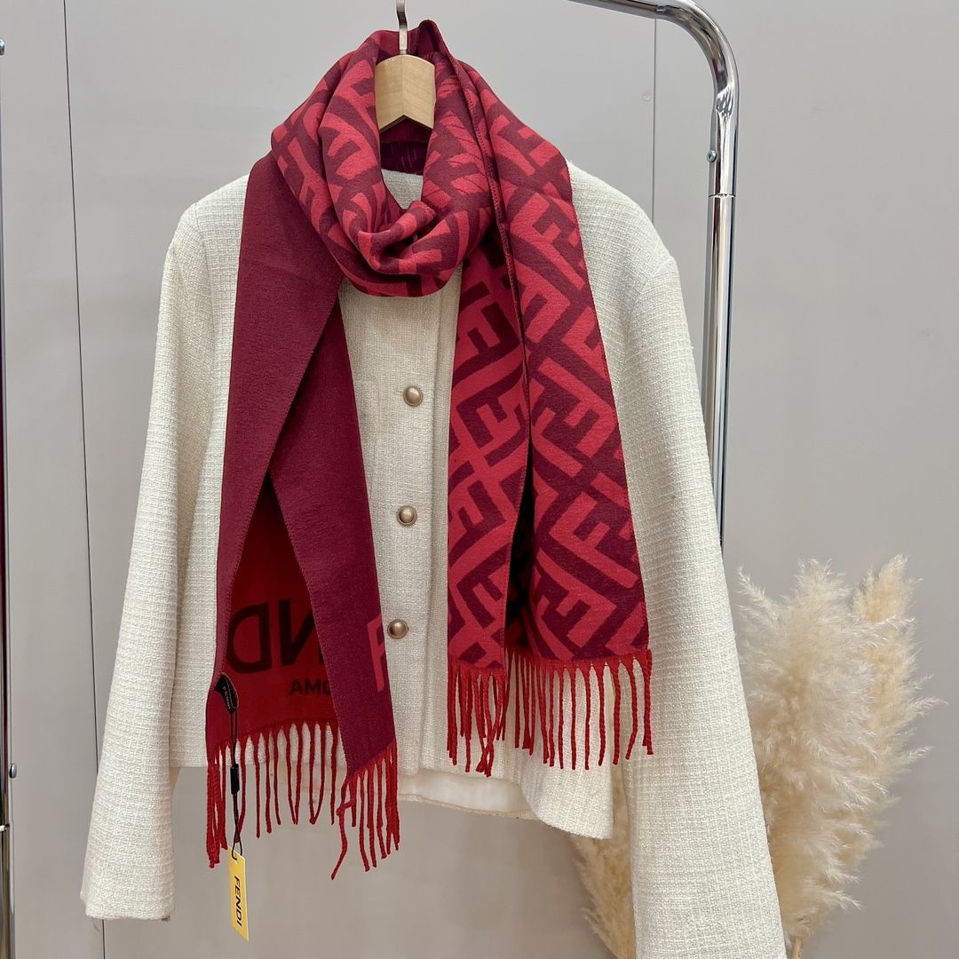 Fendi sales red scarf