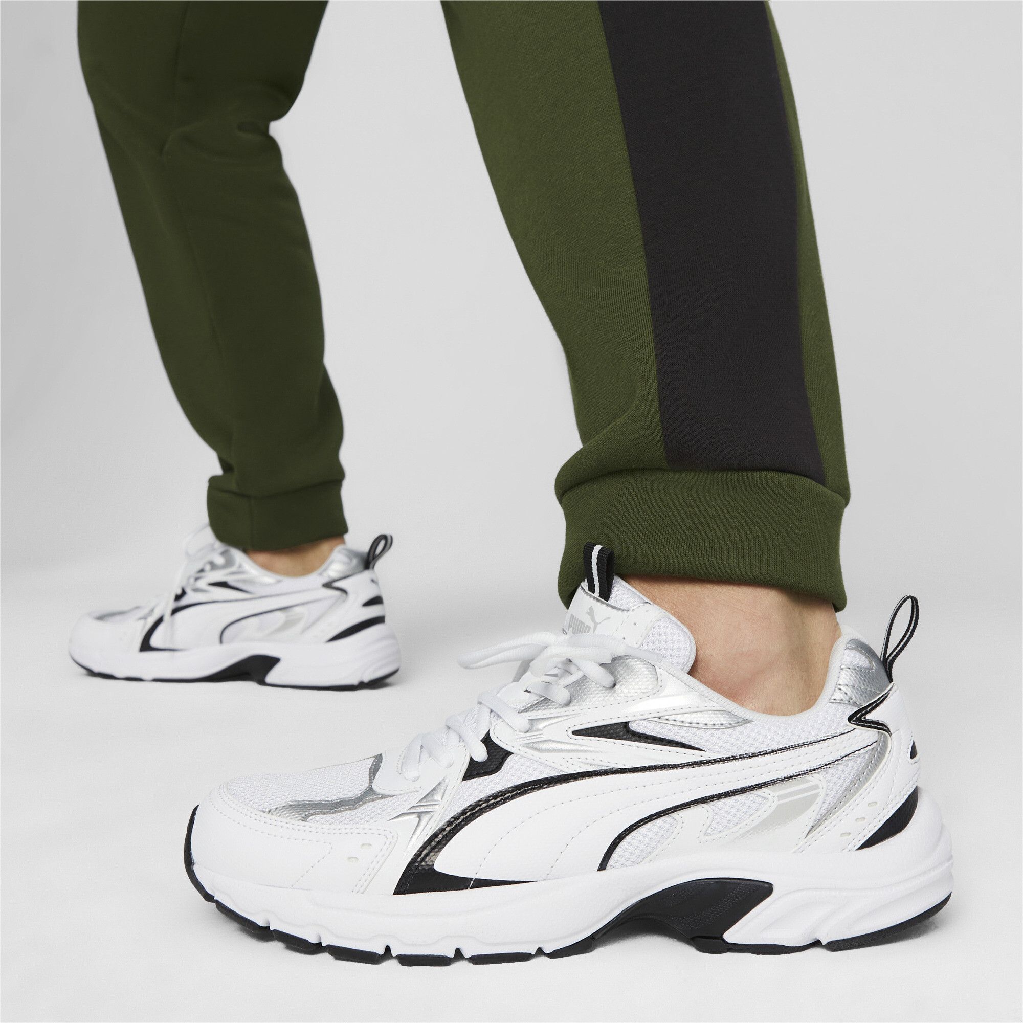 Кроссовки puma milenio tech suede. Puma Milenio Tech. Пума Milenio Tech. Puma Milenio серебристые. Серебристая Пума.