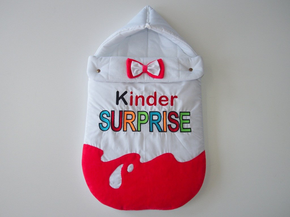 С пасхой свинка. Киндер 50 лет. Киндерино макси. Пасхальный киндер. Киндер лето.