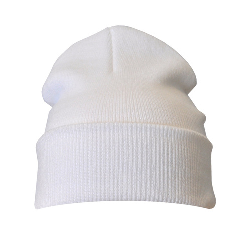 Белая шапка бини