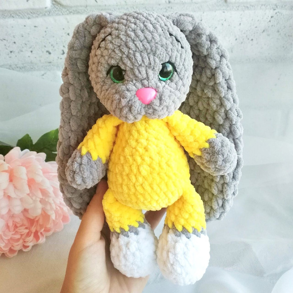 Вязаный зайчик с длинными ушами в пижаме - купить с доставкой по ...