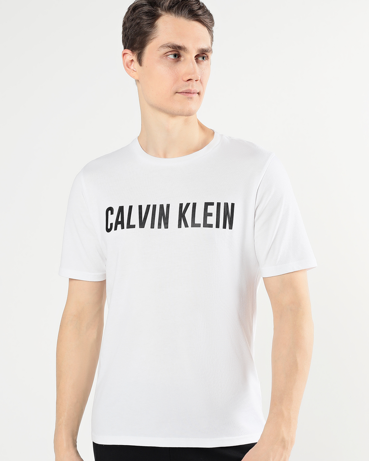Мужские футболки на озоне. Футболка Tommy Hilfiger Mercedes. Фото футболок Кэлвин Томми. Футболки мужские купить на Озон.