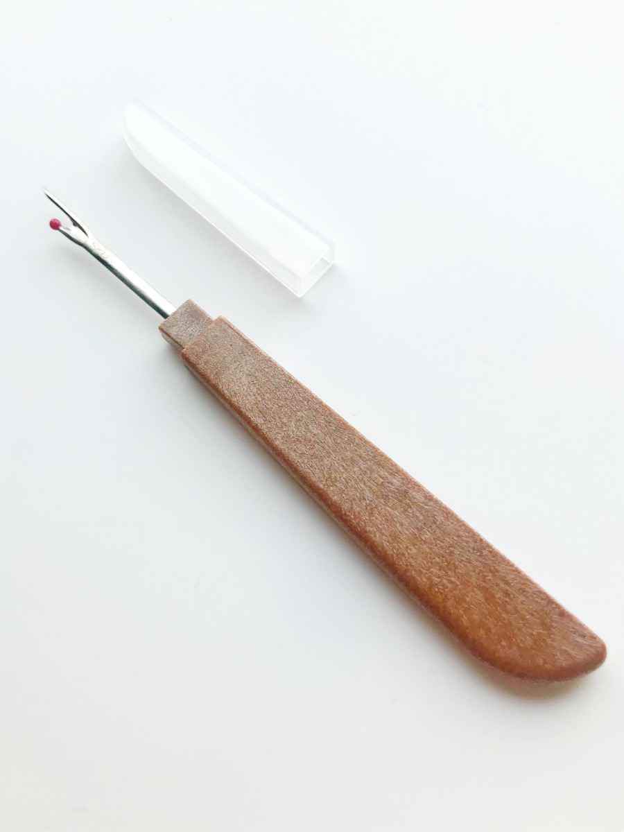 распарыватель швов с резиновым наконечником. распарыватель prym. распарыватель. швейный инструмент для распарывания швов. распарыватель швов с резиновым наконечником.