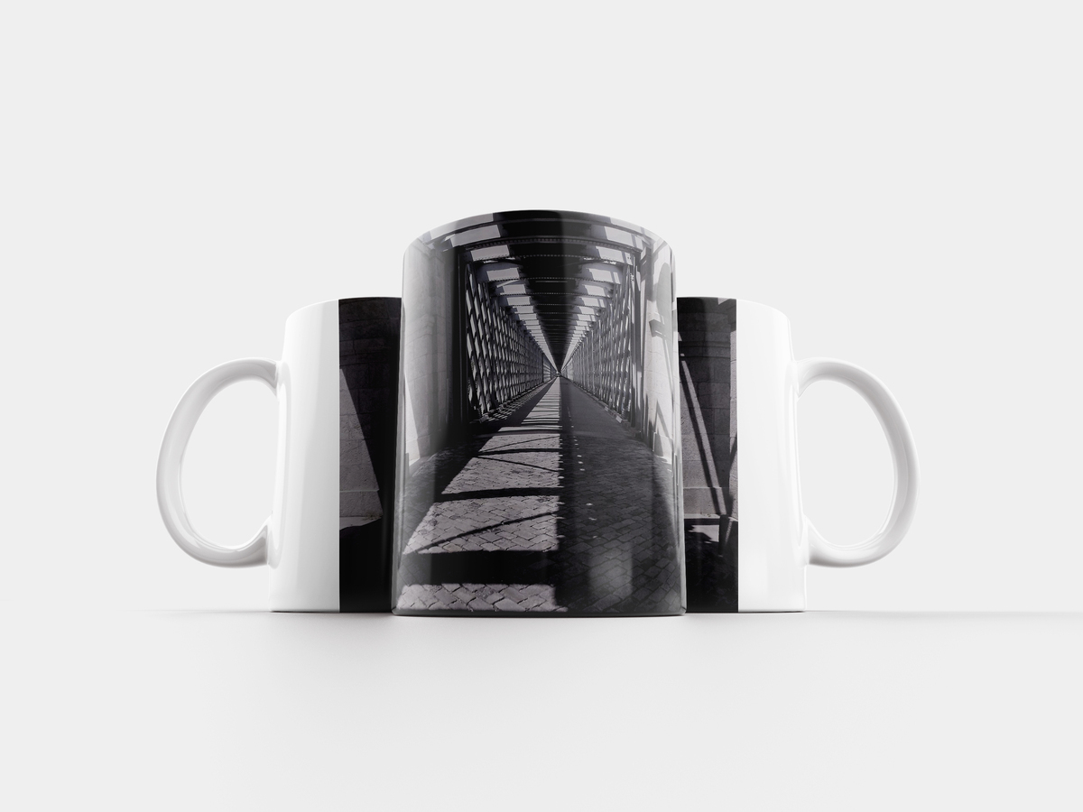 Испанская чашка. Кружка хамелеон "лампочка". Испанские кружки. Кружки испанского языка. Солдатская кружка.