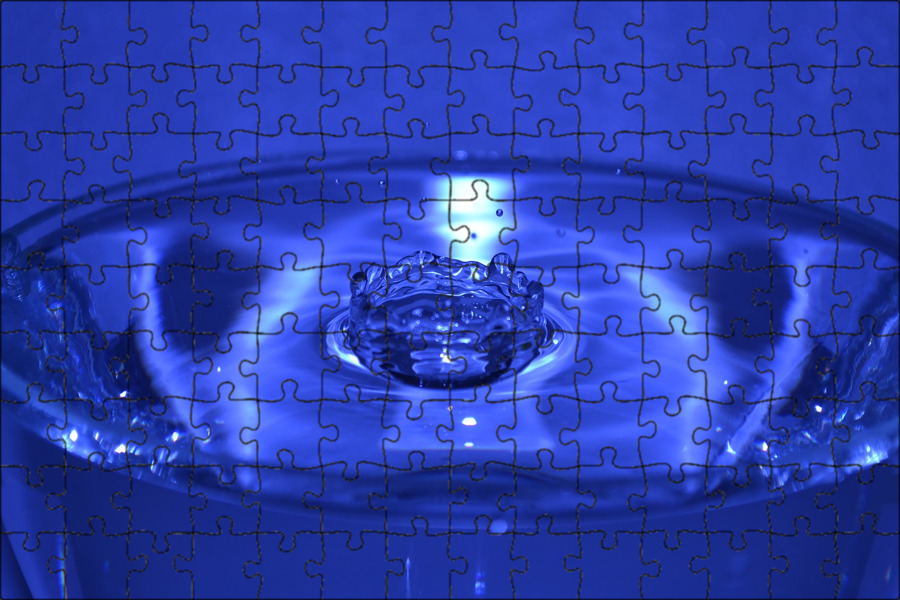 вода жидкая прозрачная. вода бесцветная и прозрачная. колба с водой. прозрачная вода в стакане. вода жидкая прозрачная.