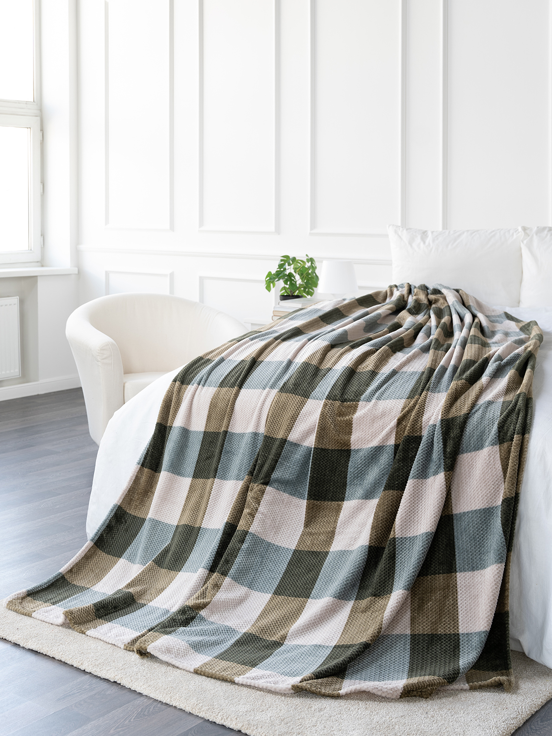 Диван с клетчатым пледом. Как называется плед. Как называется плед. Плед велсофт 210. Плед.