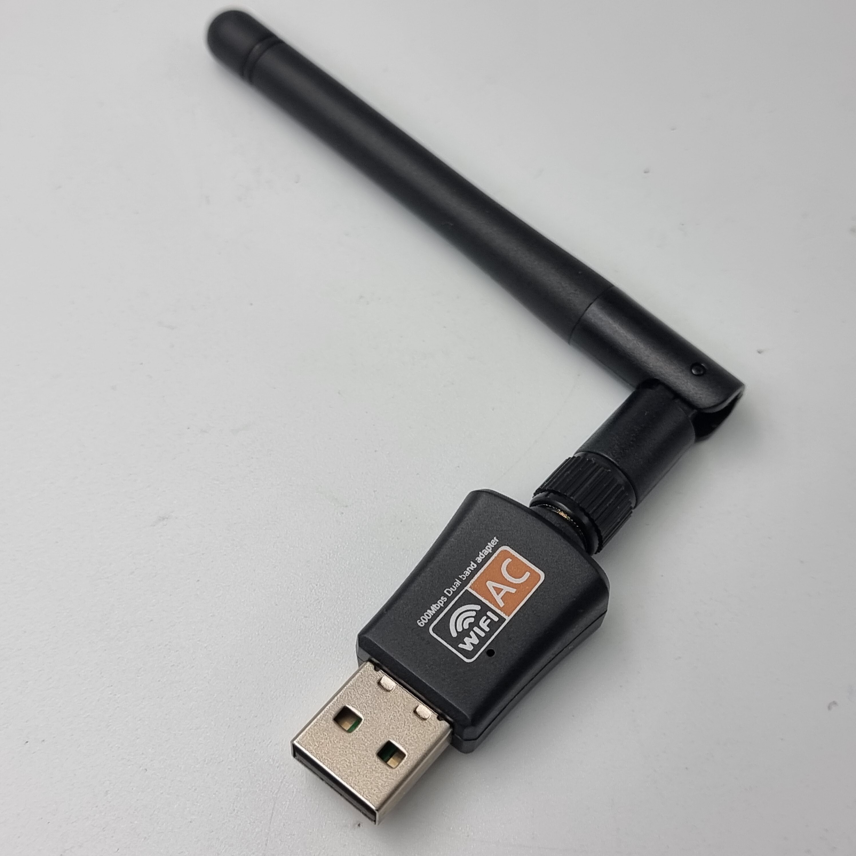 Характеристики USB Wi-Fi адаптер 5 ГГц / 2.4 ГГц чип Realtek 8811CU 802 .