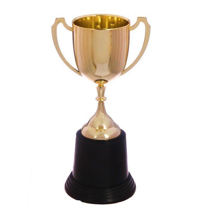 Кубок спортивный пластиковый Золотой купить по выгодной цене в интернет ...