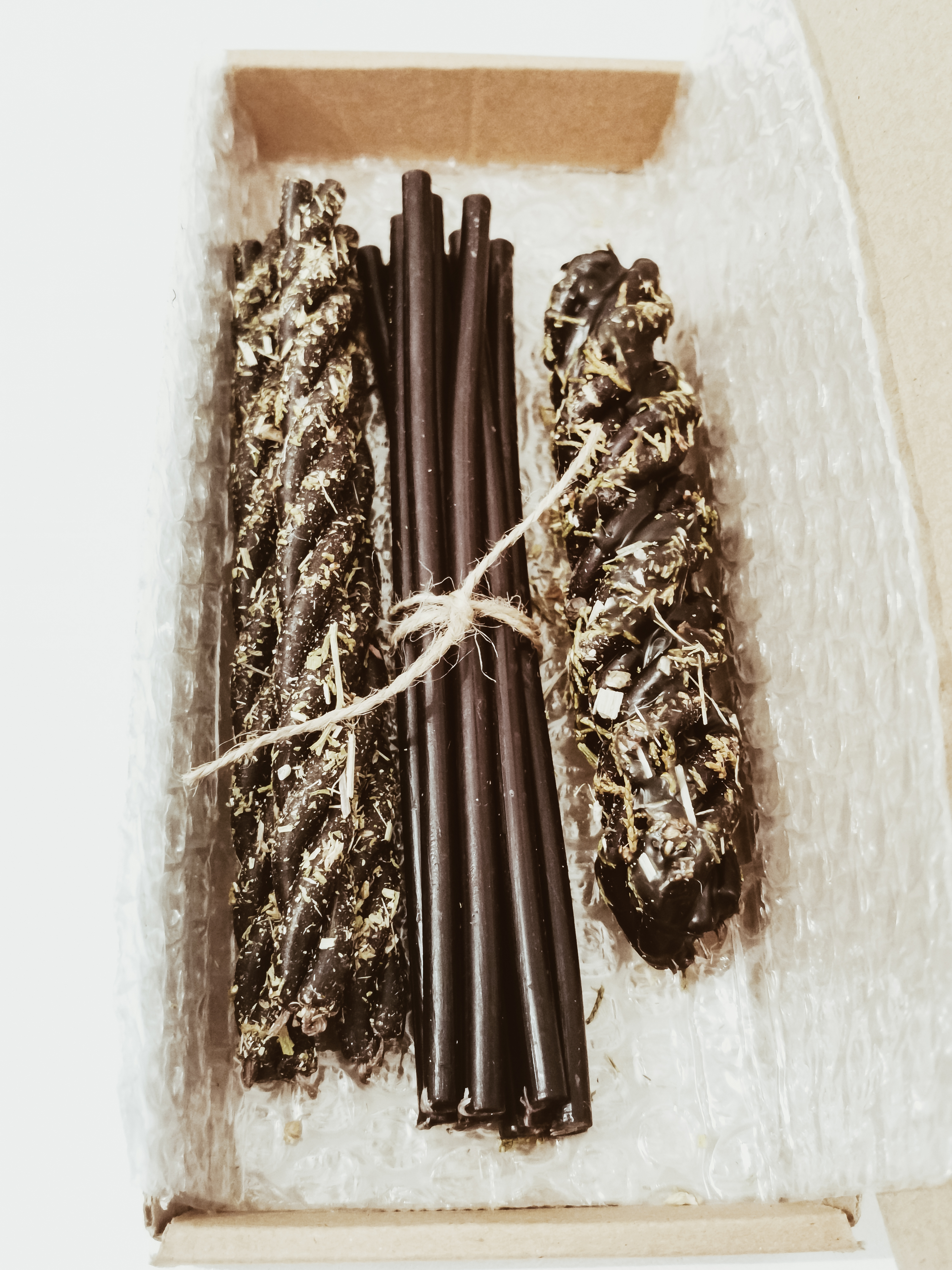 Мазь с полынью этикетка. Свечи с полынью для чего. Свечи с полынью для чего. Свечи с полынью для чего. Травяные свечи.