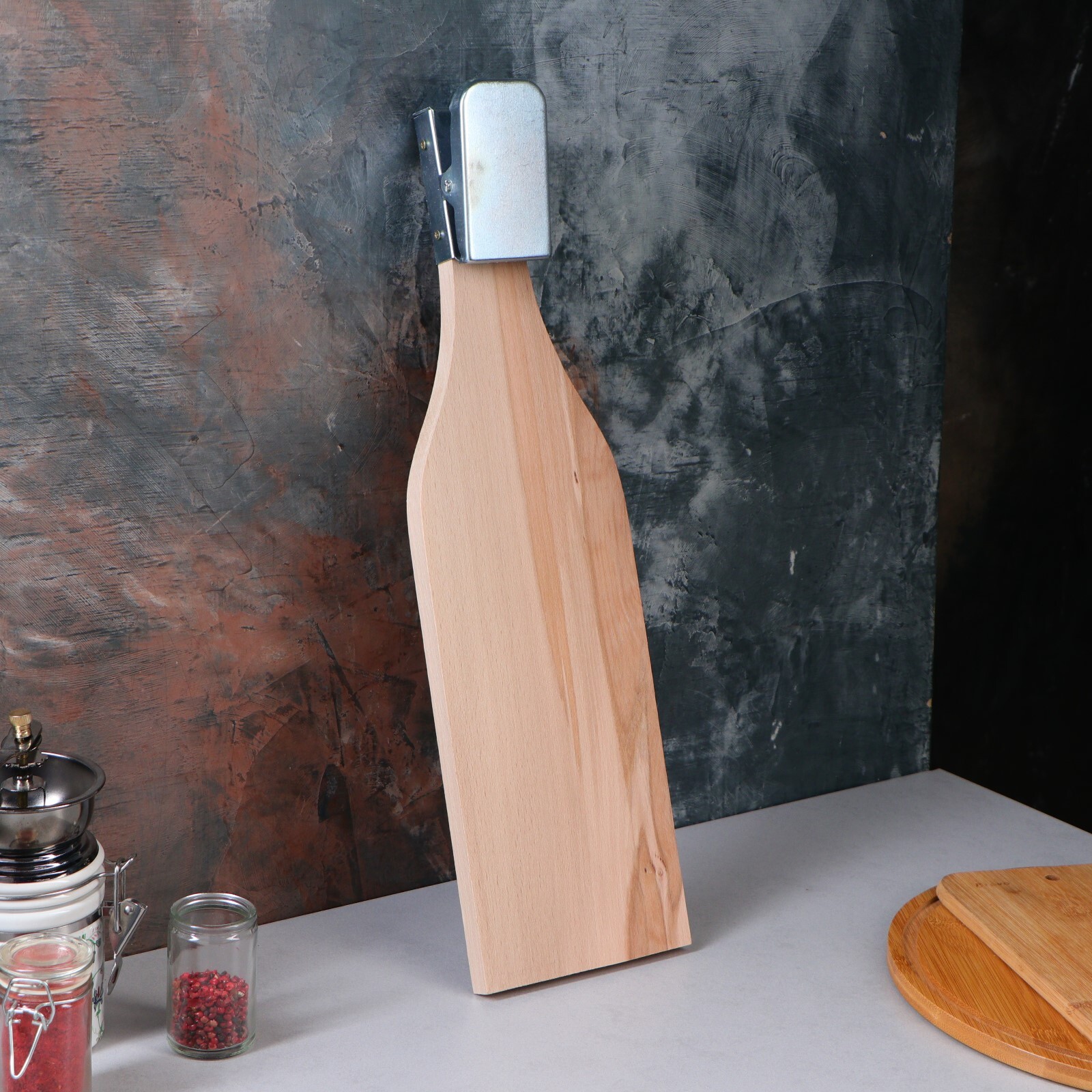 Доска для чистки рыбы с зажимом своими руками