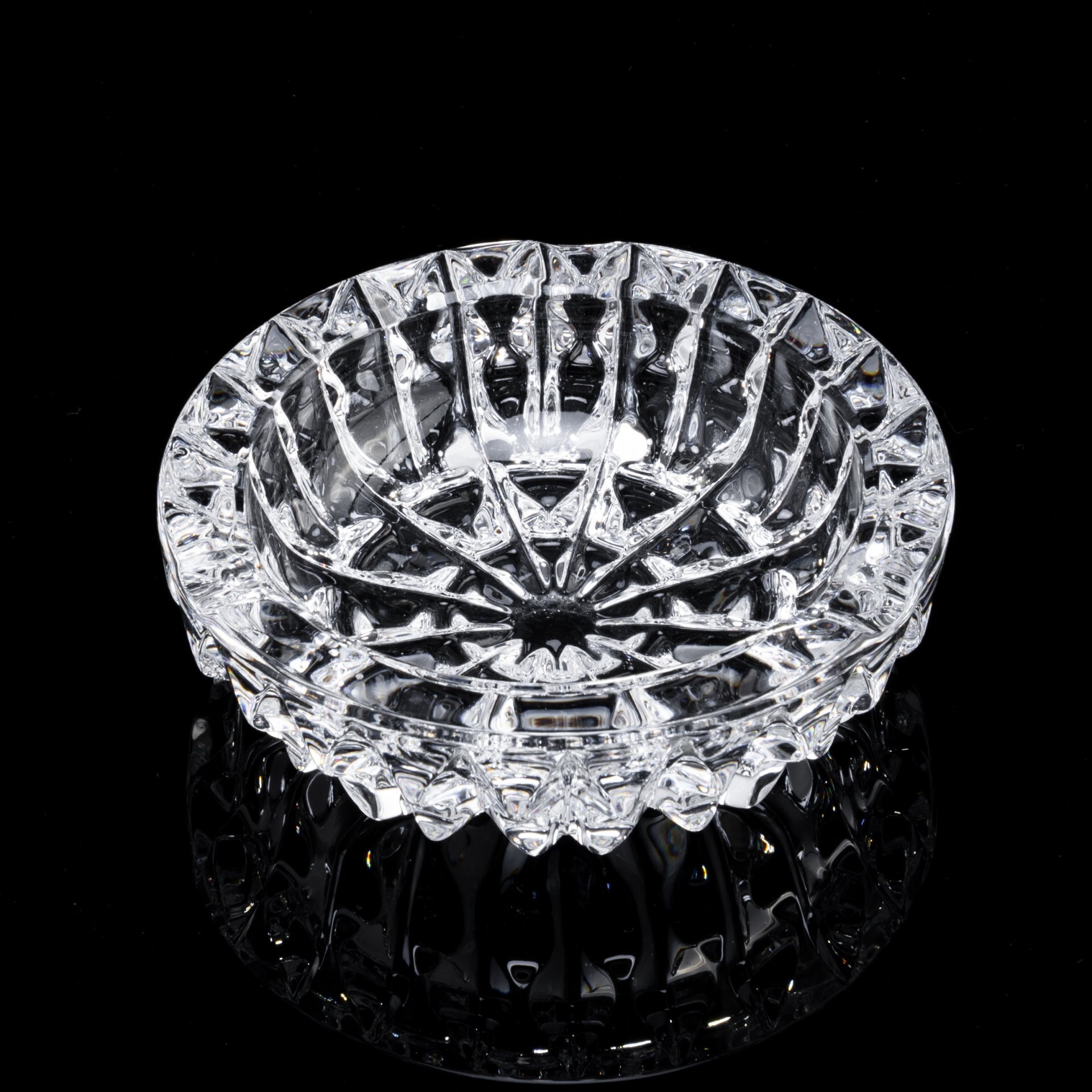 прозрачный хрусталь. 20 хрусталь. хрустальную пепельницу кюхенленд. "хрусталь 61047". хрустальный торшер artglass lily ce a256247.