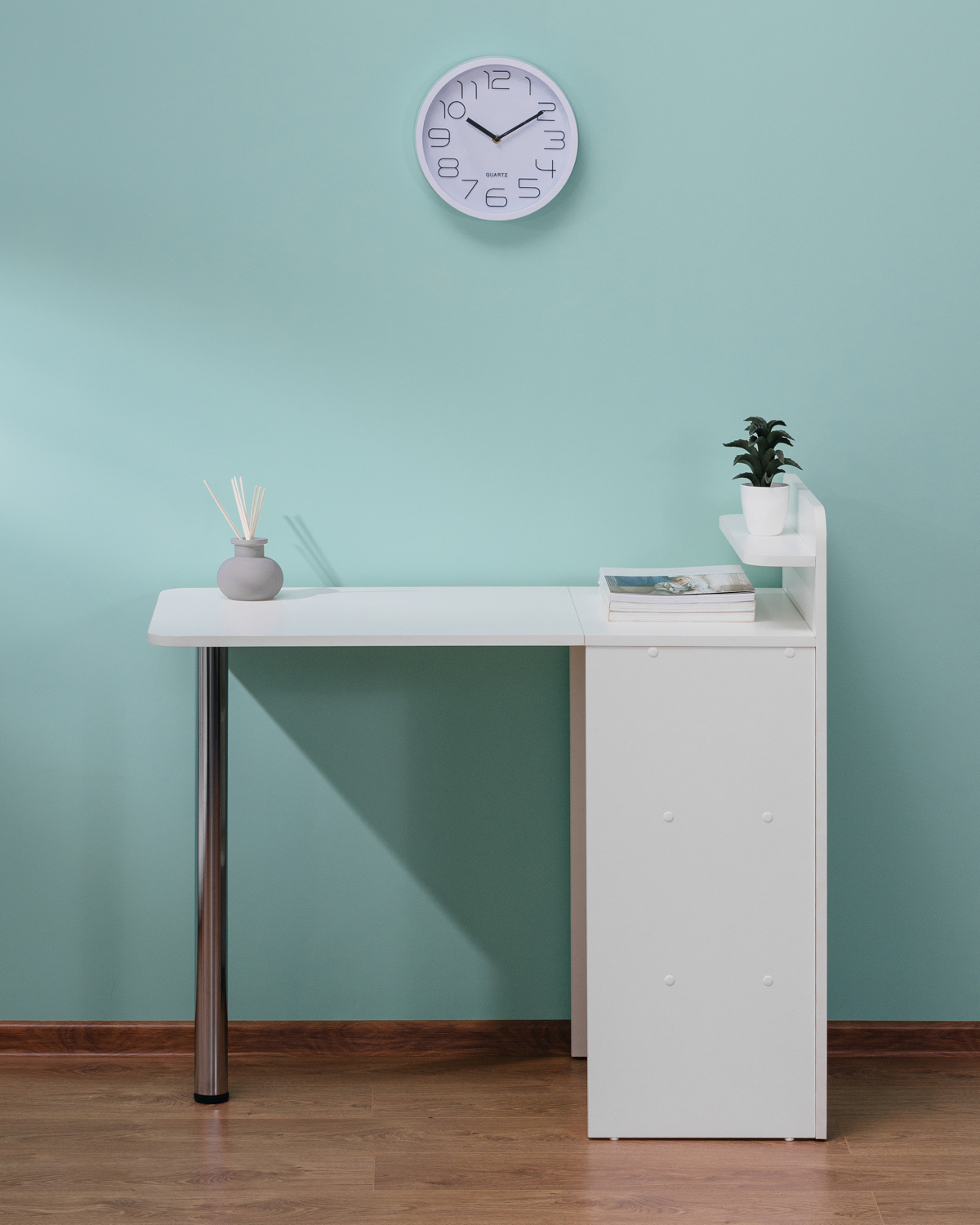 Стол рабочий с подкатной тумбой. Eliot 140 стол elliott. Фреш стол. Стол calligaris prince. Компьютерный стол угловой простой без шкафов.