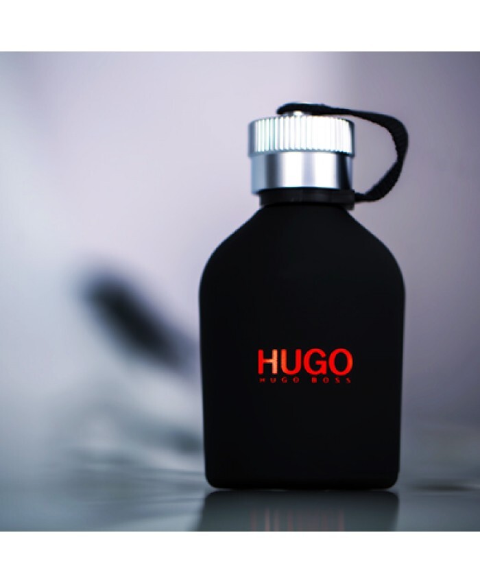 Hugo boss just. Hugo Boss just different. Hugo Boss мужские just different. Хьюго босс мужские фляжка. Туалетная вода для мужчин Хьюго босс just different.