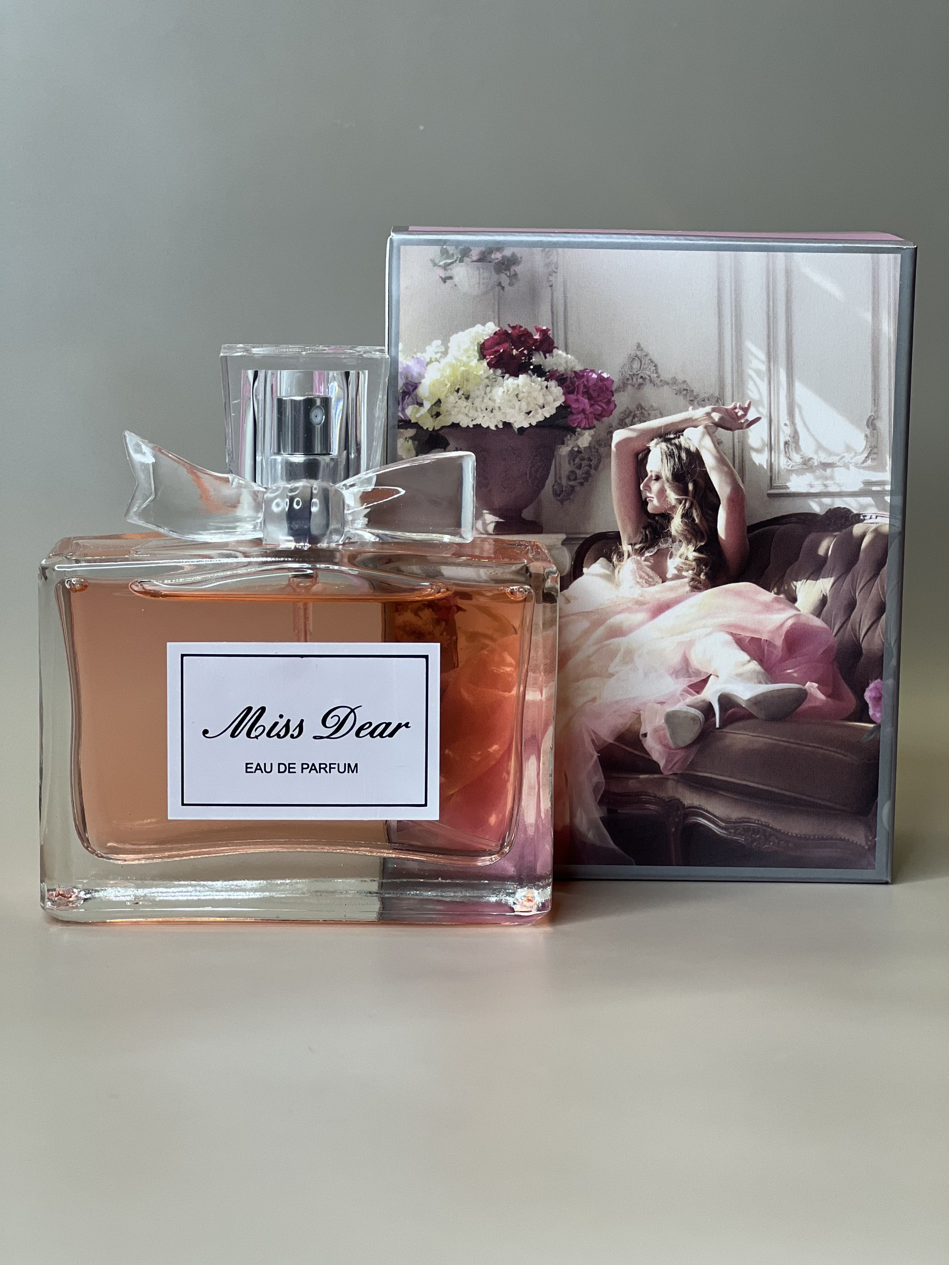 Miss ml. Диор Мисс диор крем. Miss Dior passion миниатюра. Мисс диор комната для девушки. Мисс диор с кожаным ремешком.