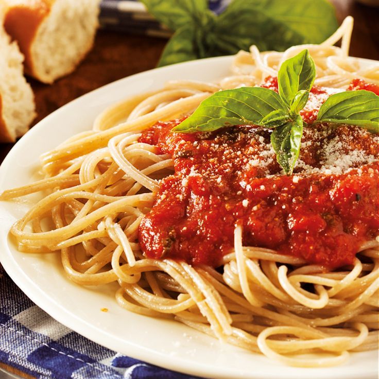 Спагетти болоньезе томатная паста. Барилла паста болоньезе. Соус болоньезе Arrighi. Спагетти с фаршем в томатном соусе. Спагетти с мясным соусом.