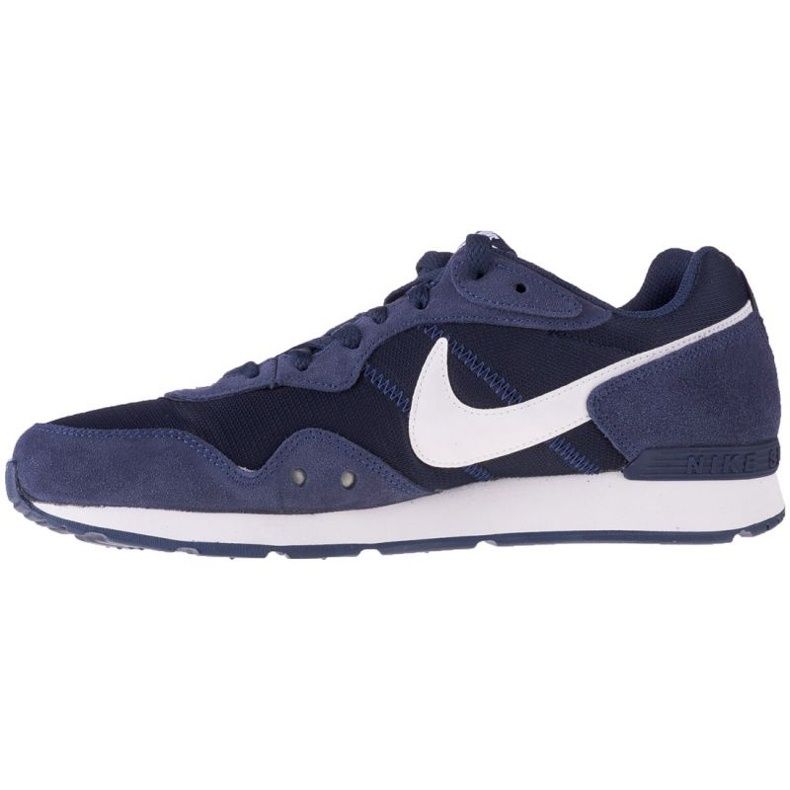 Running venture. Кроссовки nike venture runner ck2944-002. nike ck2944-400 venture runner кроссовки. nike venture runner мужские. кроссовки nike venture runner suede.