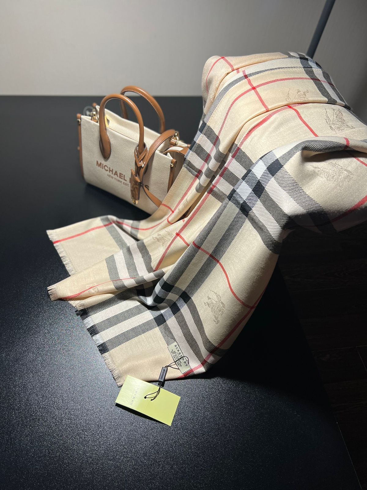 Женские шарфы Burberry (Берберри) – купить шарф женский на OZON по ...