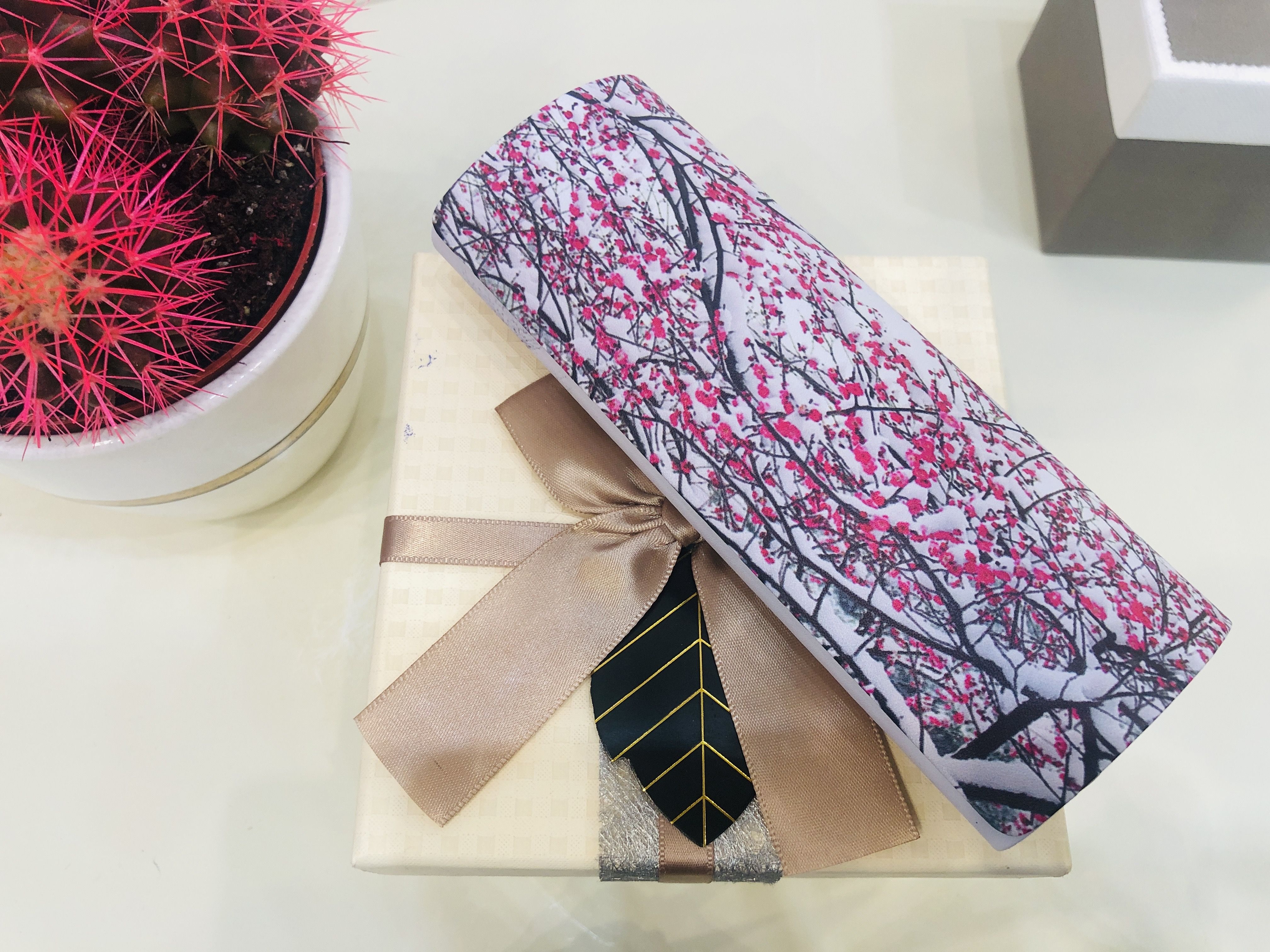 Футляр для очков женский Озон