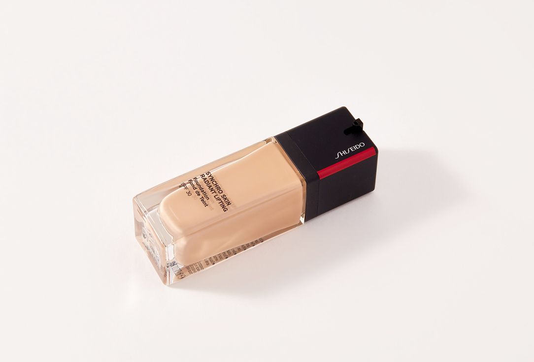 Шисейдо тональный крем с сиянием. Shiseido Radiant Lift. Max Factor Radiant Lift. Shiseido Radiant Lifting Foundation Anti age i20. Шисейдо 160 Shell