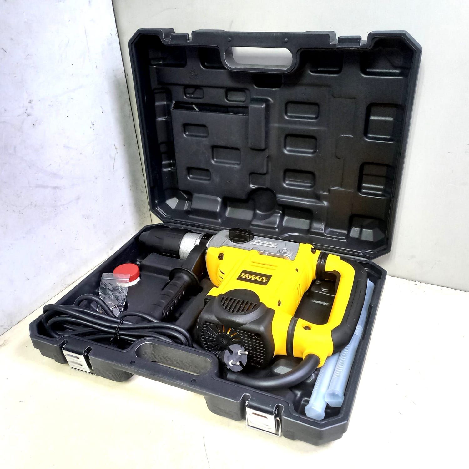 DeWalt Перфоратор 2500 Вт