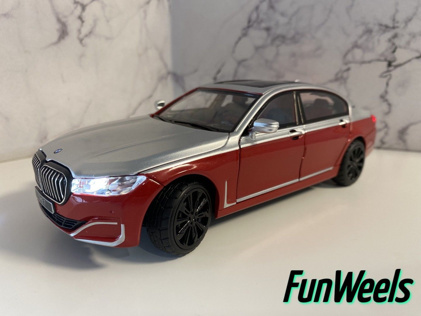 Металлическая инерционная машинка BMW M760Li (БМВ семерка) / масштаб 1:24 -  купить с доставкой по выгодным ценам в интернет-магазине OZON (1000502205)