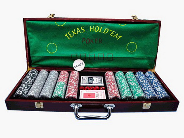 Игра настольная 'Казино'/Игра в покер/Покер в деревянном кейсе. В набор ...