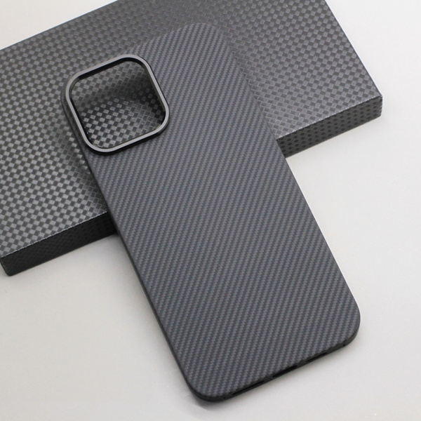 Кевларовый чехол с ободком для камеры DiXiS Carbon Case для iPhone 13 ...