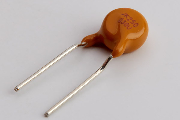 Предохранитель LVR003K (JK250-030U) 250В 0.03А самовосстанавливающийся ...