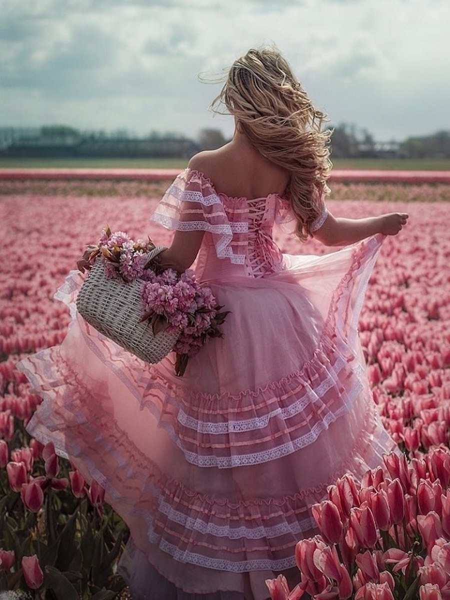 Двушка в розовом платье