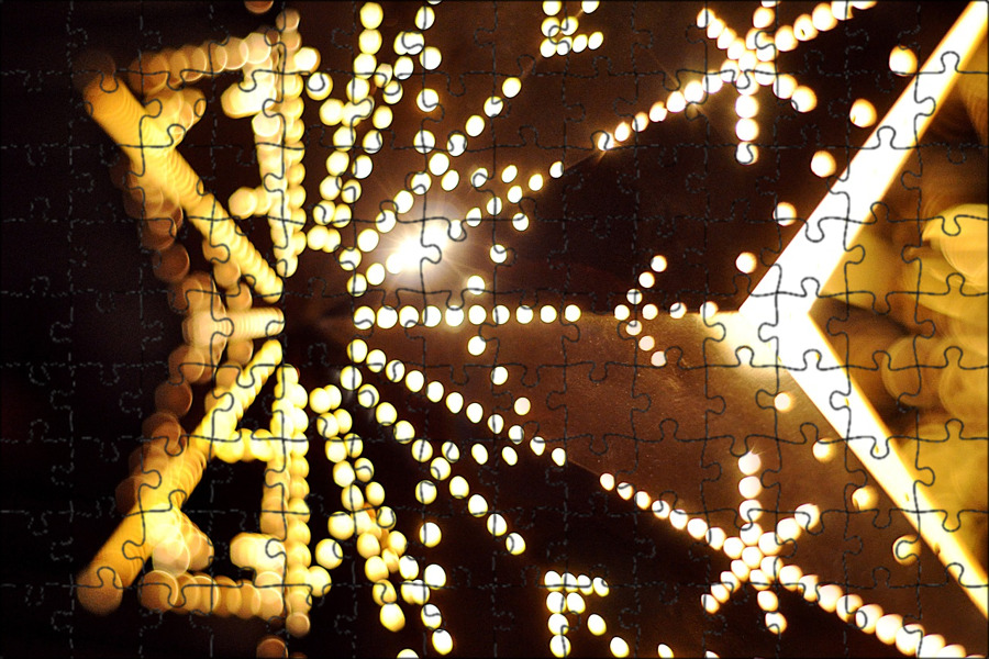 Light on christmas. Фон праздник. Огненные украшения. Christmas Star Wallpaper