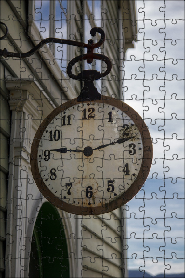Часы 14 см. Часы и время. Часы тикают. Дом со старинными часами. Снимок часов.