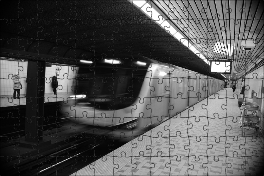 Заброшенный туннель метро 2033. Тоннели метро москвы. Поезд метро. Метро торонто поезда. Тоннель метро.