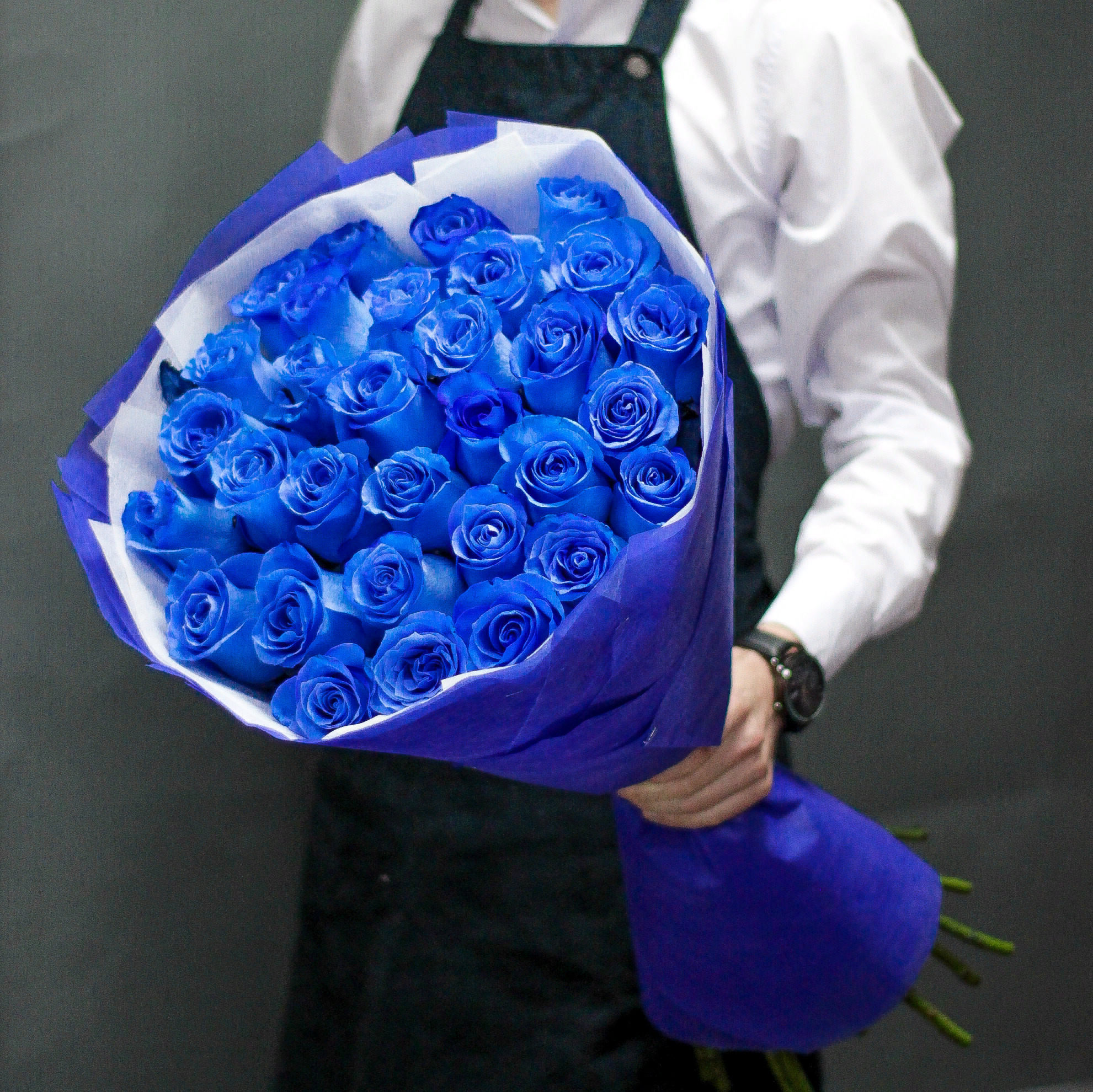 Голубой зонт с розами синими